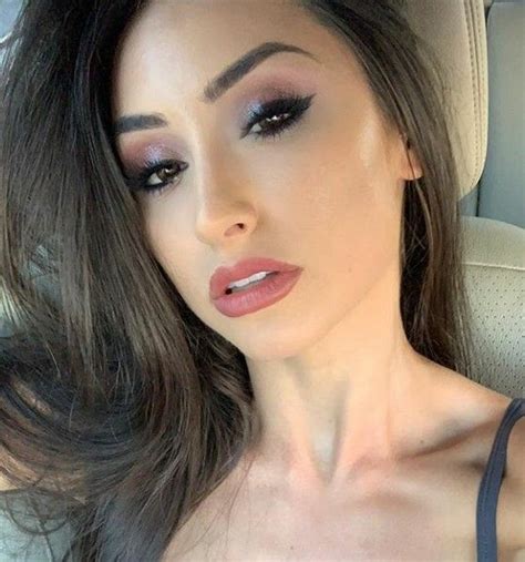 reya.sunshinee OnlyFans Leaks 2025