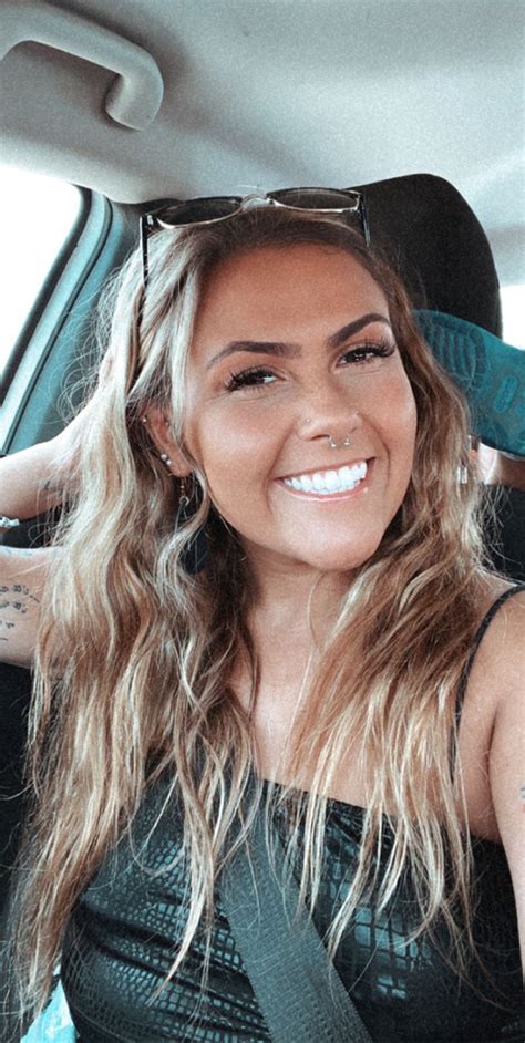 riahnickole OnlyFans Leaks 2025