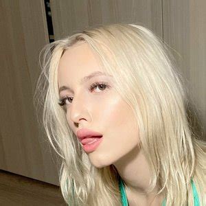 peachymora OnlyFans Leaks 2025