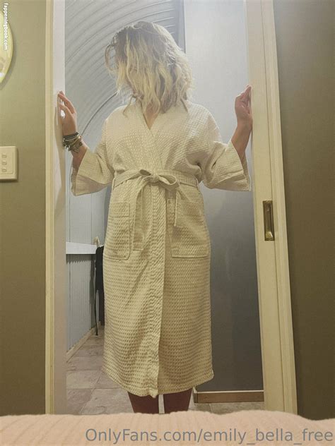 emily_bella_free OnlyFans Leaks 2025