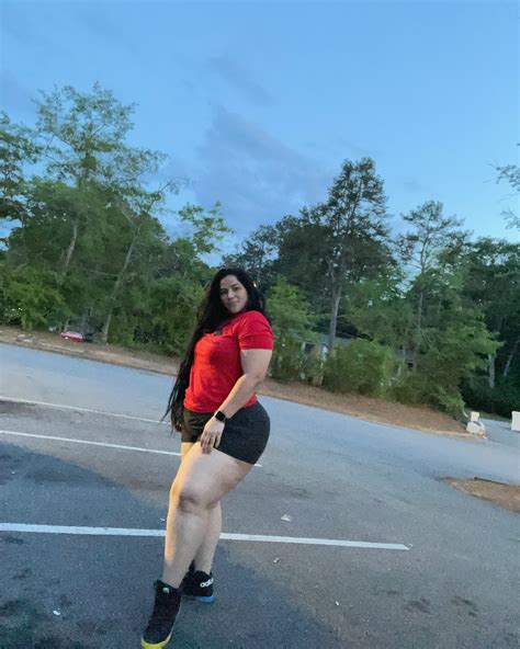 yennifercurves OnlyFans Leaks 2025