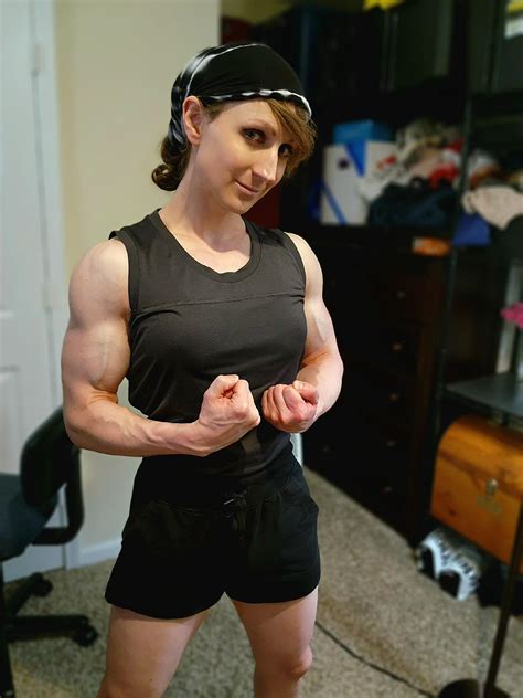 ava_muscle_mommy.ts OnlyFans Leaks 2025